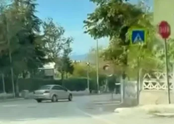 Bursa’da otomobille drift yapan sürücü kameraya yansıdı