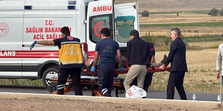 Otomobiller kavşakta çarpıştı: 4 kişi yaralandı