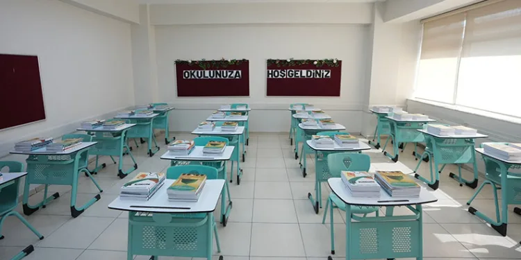 283 milyondan fazla ders kitabı sıralardaki yerini almaya başladı