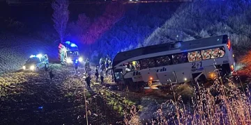 Amasya’da yolcu otobüsü şarampole uçtu: 2’si ağır 24 yaralı