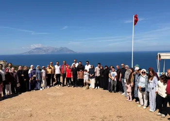 Şehit aileleri ve gazilerin Çanakkale çıkarması