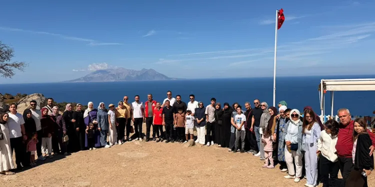 Şehit aileleri ve gazilerin Çanakkale çıkarması
