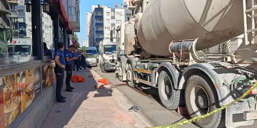 Beton mikserinin ezdiği bir kişi hayatını kaybetti