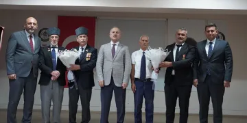 Bekir Aydın Gaziler Günü Programında Öğrencilerle Bir Araya Geldi