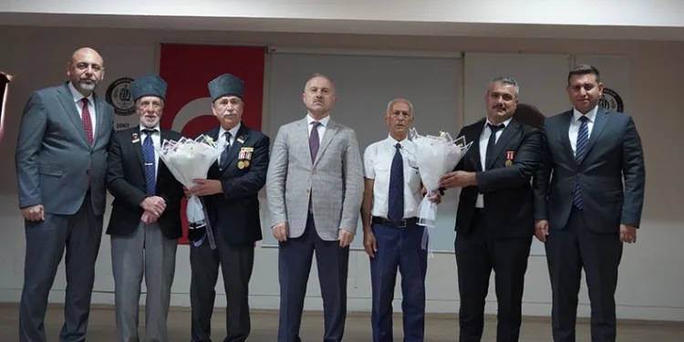 Bekir Aydın Gaziler Günü Programında Öğrencilerle Bir Araya Geldi