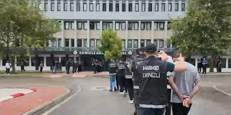 Denizli’de 13 torbacı polisin operasyonuyla yakalandı