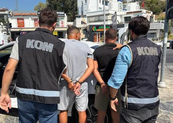 Bodrum’da kırmızı bültenle aranan şüpheli sahte kimlikle yakalandı