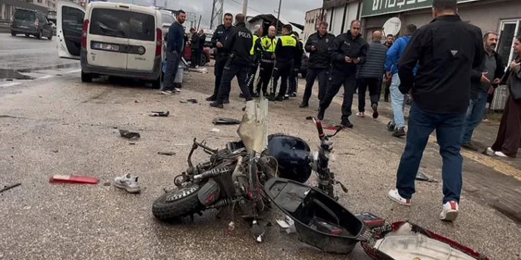 Bursa’da ticari araç elektrikli bisiklete çarptı: 1 ölü
