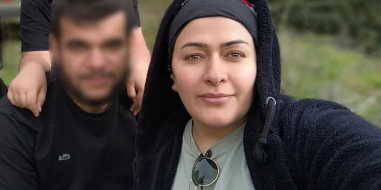 Tartıştığı eşini pompalı tüfekle sokak ortasında öldürdü