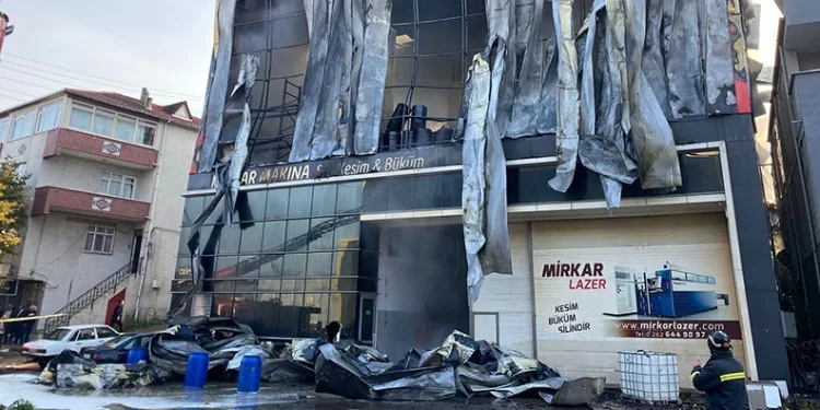 7 kişinin öldüğü fabrika yangını davasında keşif gerginliği