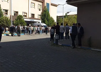 Bingöl’de kafası asansöre sıkışan öğrenci yaralandı