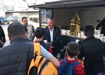 Karacabey’de “Çorba Bizden” kampanyasına öğrencilerden yoğun ilgi