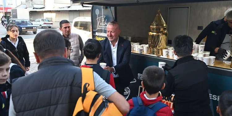 Karacabey’de “Çorba Bizden” kampanyasına öğrencilerden yoğun ilgi