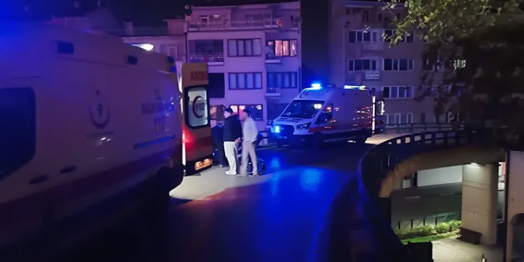 Bursa’da 3 kişinin bindiği motosiklet bariyere çarptı