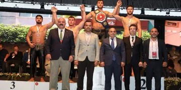 Büyükşehir güreşçisinden Cumhurbaşkanlığı Kupası’nda üçüncülük başarısı