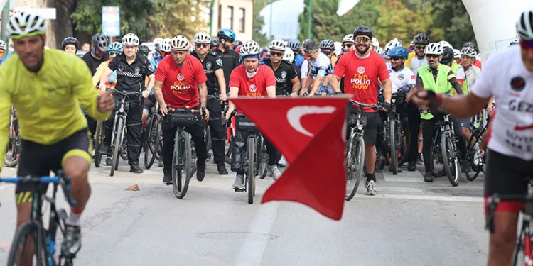 Erkan Aydın, farkındalık için pedal çevirdi