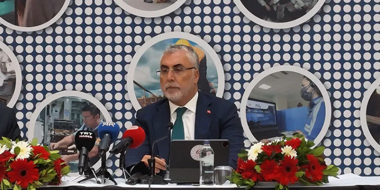 “İşsizliği 2029’da yüzde 7,6 seviyesine indirmeyi hedefliyoruz”