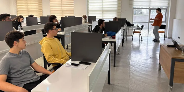 ‘Tercihten Önce Üniversiteni Yaşa’ projesine başvuru için son iki gün