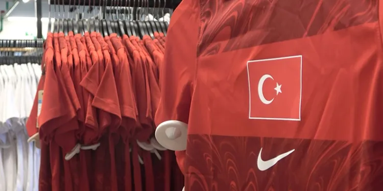 Ay yıldızlı formalar Bursastore’da satışa çıktı