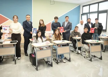 Yenişehir’de üniversite adaylarına 3 bin kitap desteği
