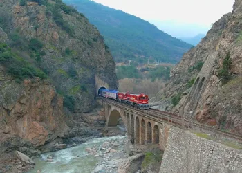 Turistik Karaelmas Ekspresi yeniden raylarla buluşuyor