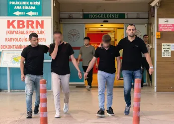 Bursa’da yaşlı kadını dolandıran çete yakalandı