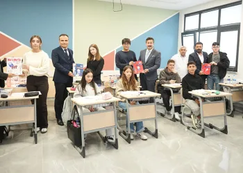 Yenişehir’de üniversite adaylarına kitap desteği