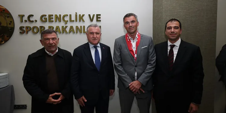 Bakan Bak, Avrupa Okul Sporları Federasyonu heyetini kabul etti