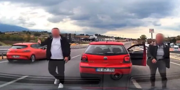 Bursa’da yol kestiler, 360 bin lira ceza yediler