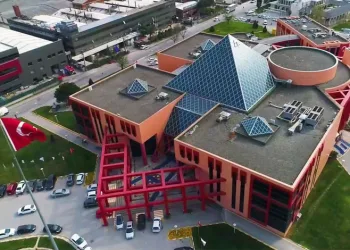 BTSO seçimlerinde oy verme işlemi başladı: 33 bin üye sandık başında
