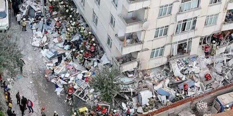 Maltepe’de çöken binanın ön raporu çıktı: Yıkım kararı uygulanmamış
