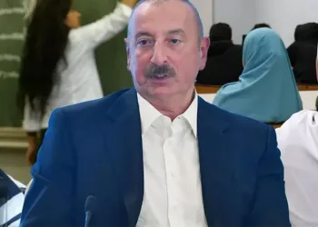 Azerbaycan’da başörtüsü krizi büyüyor: Öğrenciler okula alınmadı