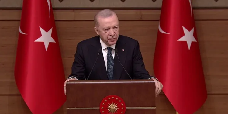 En düşük emekli aylığı asgari ücrete endekslensin teklifi