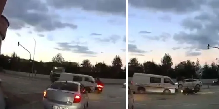 Kırmızı ışıkta geçen kamyonet motosiklete çarptı: Sürücü yerde sürüklendi