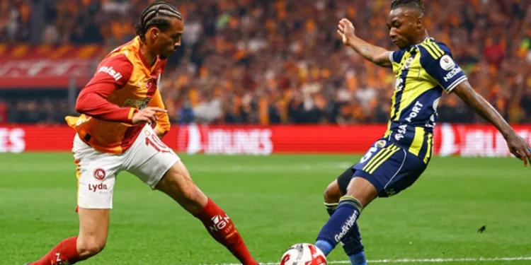 Galatasaray-Fenerbahçe derbisinin tarihi ve saati belli oldu