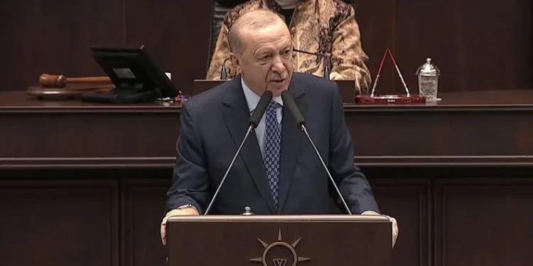 Erdoğan’dan Özel’e tepki: Hayırdır, kiminle savaştasınız?