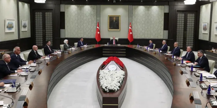Kabine bugün toplanıyor: Gündemde fon soruşturması var