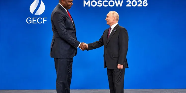 Putin’in boy farkını ortaya koyan kare