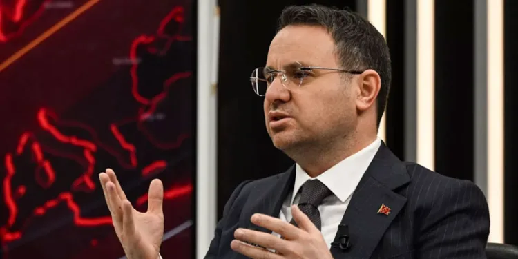 Bakan Gürlek: Hakemlerin kimseye bağlı olmadan maç yönetmesini istiyoruz