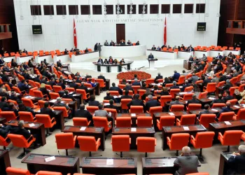 AK Parti fon krizi için 10 maddelik kanun teklifi hazırladı