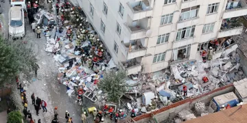 İstanbul’da çöken binada 2 kişi hayatını kaybetti, 2 kişi aranıyor