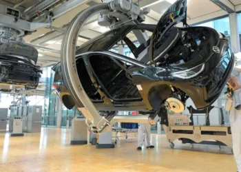 Volkswagen’da 2030’a kadar maaşları dondurma planı
