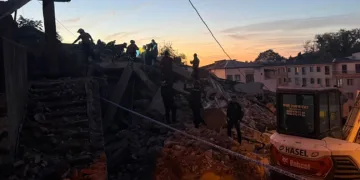 Zonguldak’ta 3 katlı bina çöktü: 1 kişi kurtarıldı