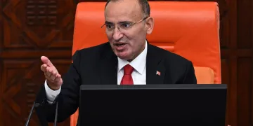 Bekir Bozdağ TBMM Başkanvekilliği görevinden istifa etti