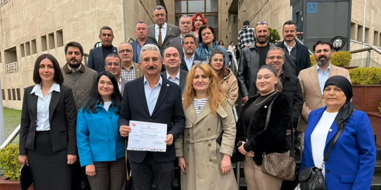 YENİ Parti Bursa İl Başkanı Nihat Yeşiltaş Mazbatasını Aldı