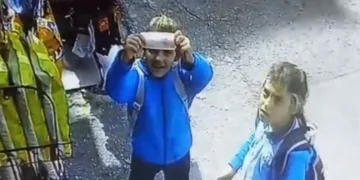 İki öğrencinin örnek davranışını kamera böyle görüntüledi