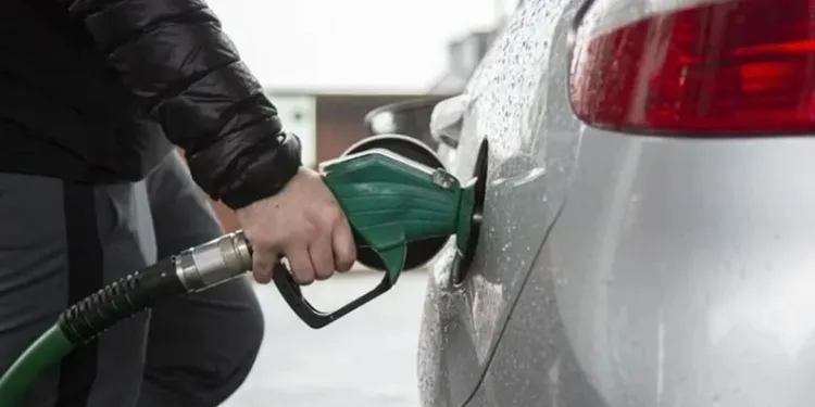 Rus dizel yakıtı beklentisi petrol fiyatlarını düşürdü