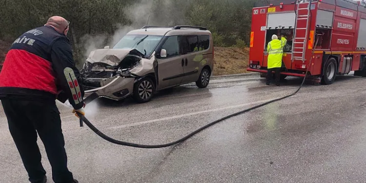Bolu’da hafif ticari araç ile tır çarpıştı: 1 yaralı