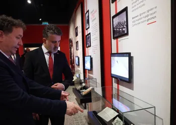 Bursa’da Cumhuriyet’in 103’üncü yılı Tayyare Kültür Merkezi’nde coşkuyla kutlandı