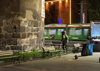 Kayseri’de şüpheli çanta fünye ile patlatıldı
